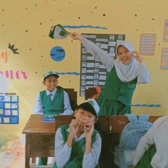 thumbnail for Ice breaking - salah satu cara untuk mengurangi kejenuhan di tengah banyaknya beban materi di kelas 